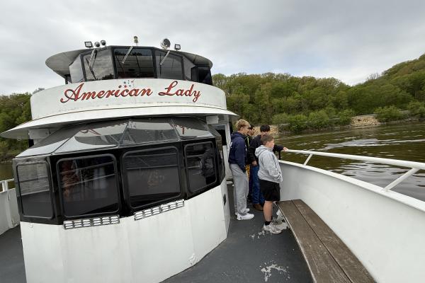 guided boat tour