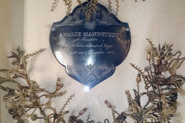 Hair Wreath Memorial