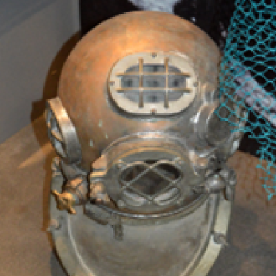 diver helmet